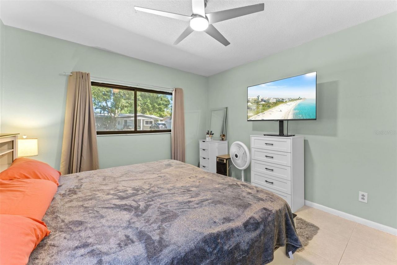 2833 56th Lane N, Saint Petersburg, FL 33710 Photo