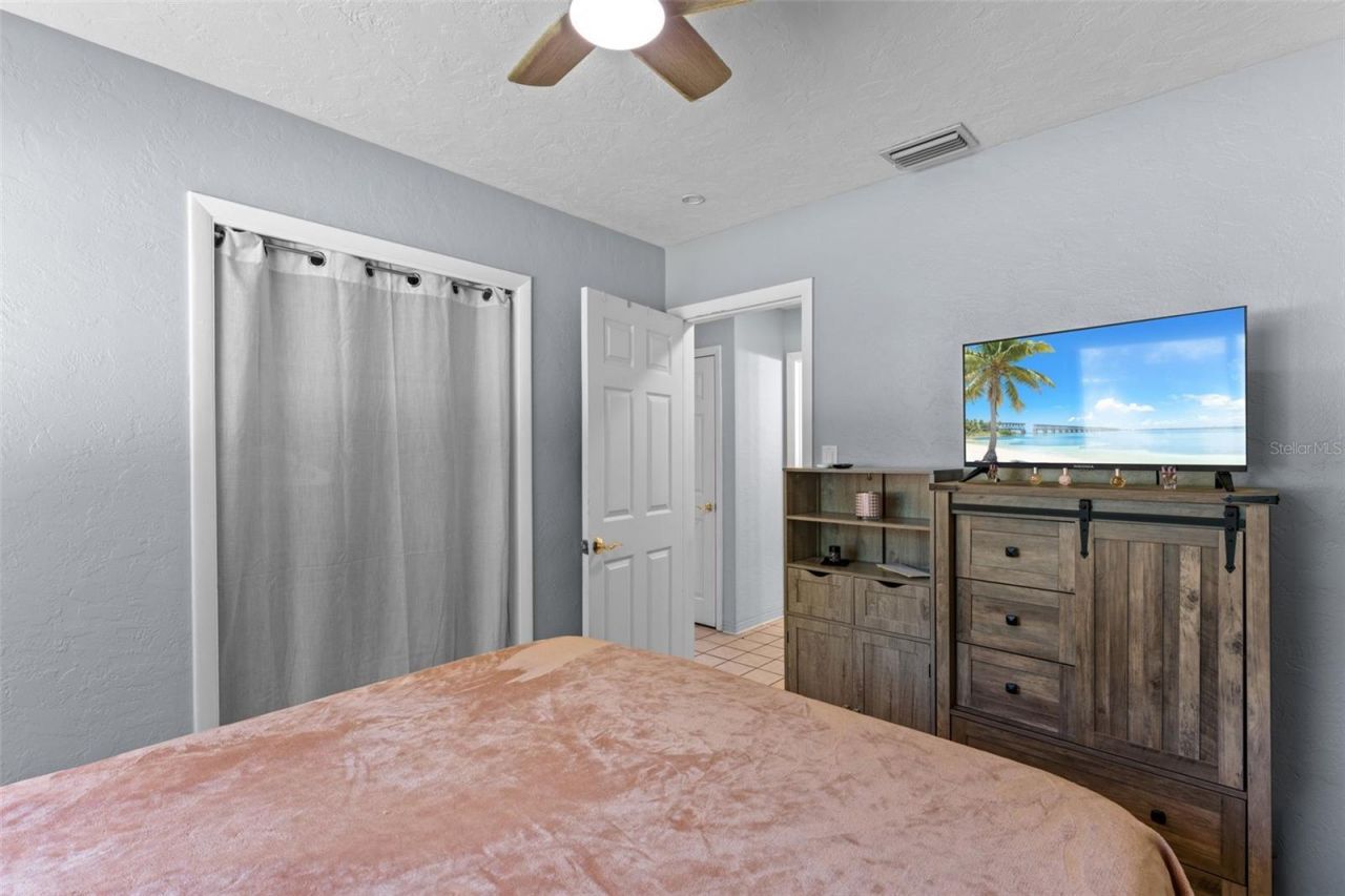 2833 56th Lane N, Saint Petersburg, FL 33710 Photo
