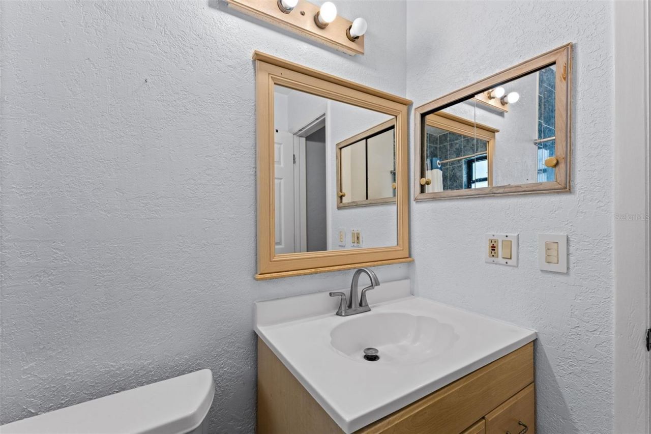 2833 56th Lane N, Saint Petersburg, FL 33710 Photo