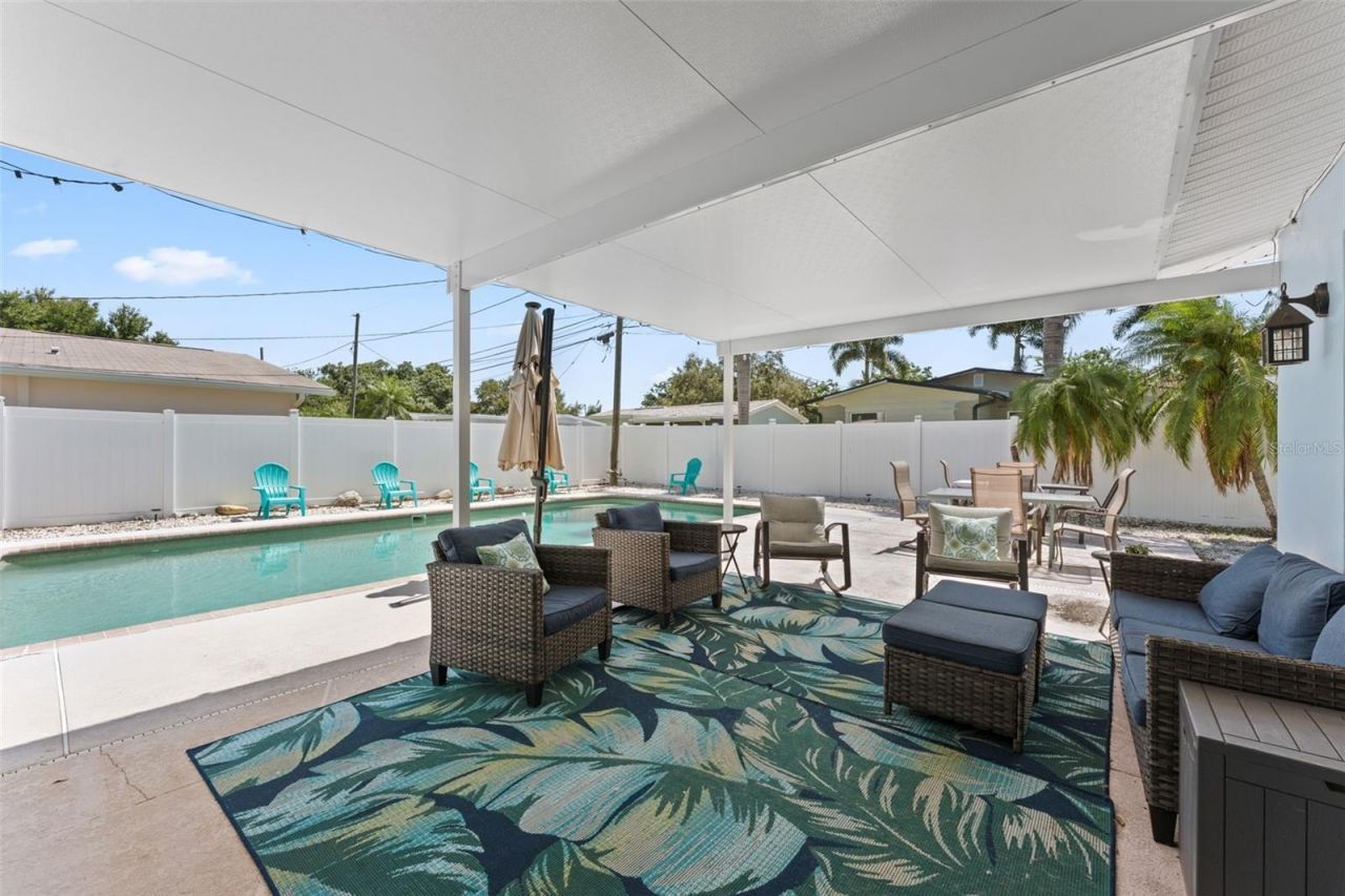 2833 56th Lane N, Saint Petersburg, FL 33710 Photo