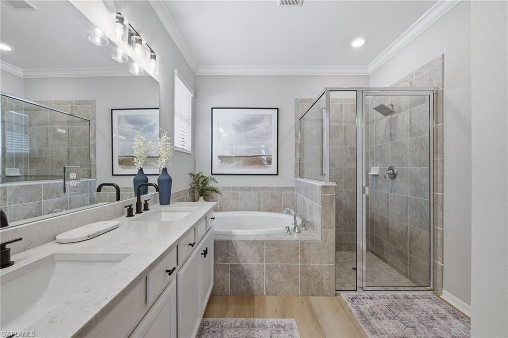 9396 Glenforest Dr, Naples, FL 34120 Photo