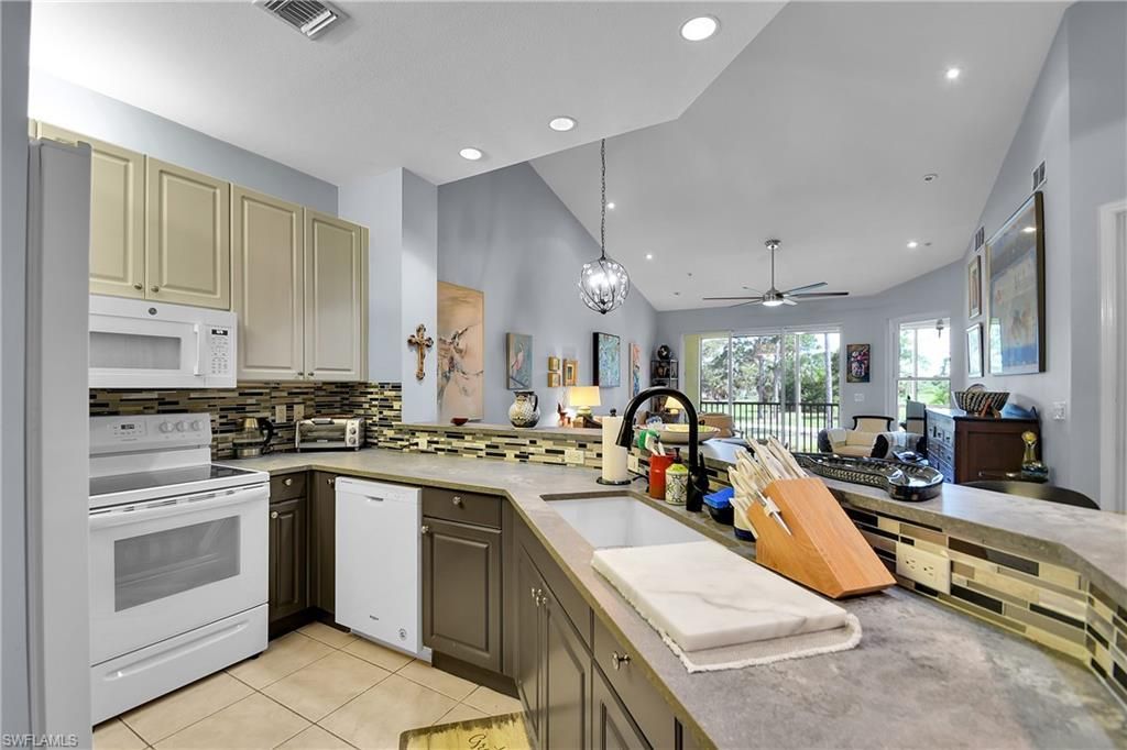 15250 Riverbend Blvd, Unit 202, North Fort Myers, FL 33917 Photo
