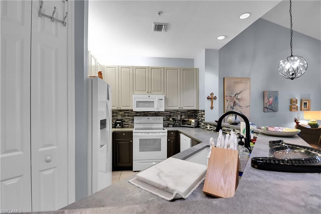 15250 Riverbend Blvd, Unit 202, North Fort Myers, FL 33917 Photo