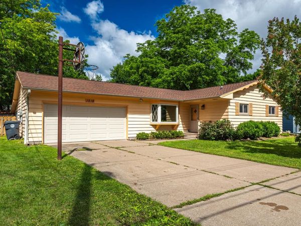 1018 28th STREET S, La Crosse, WI 54601