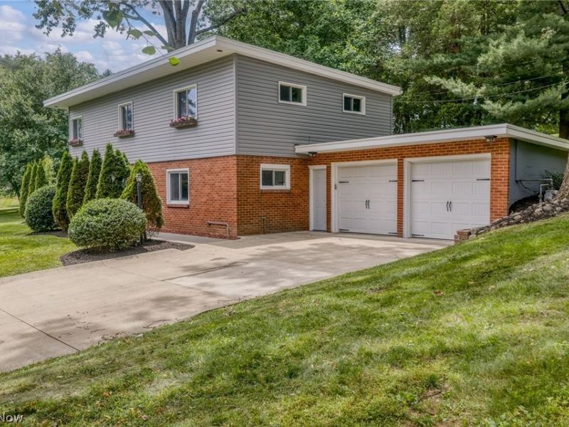 145 Brookdell Drive NW, North Canton, OH 44720 Photo 12