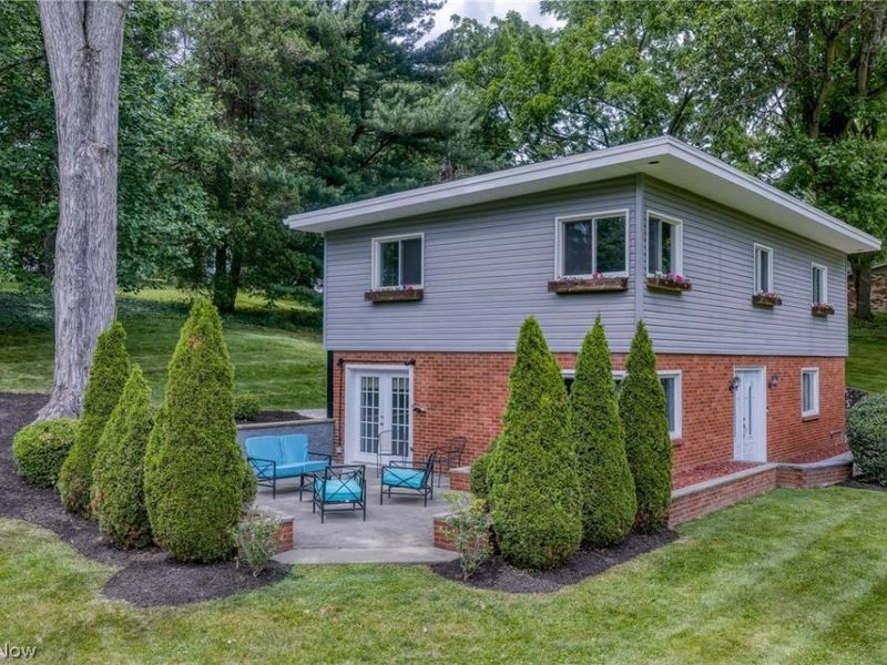 145 Brookdell Drive NW, North Canton, OH 44720 Photo 2