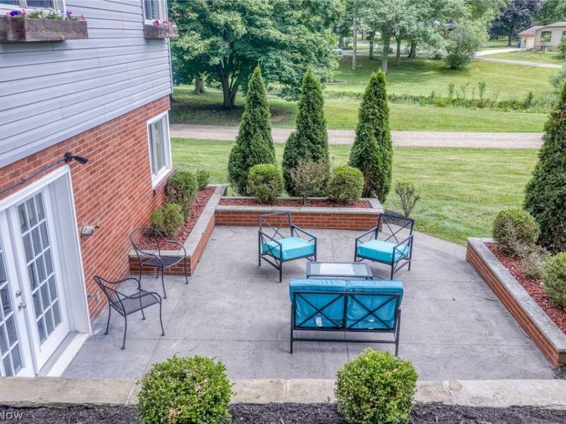 145 Brookdell Drive NW, North Canton, OH 44720 Photo 8