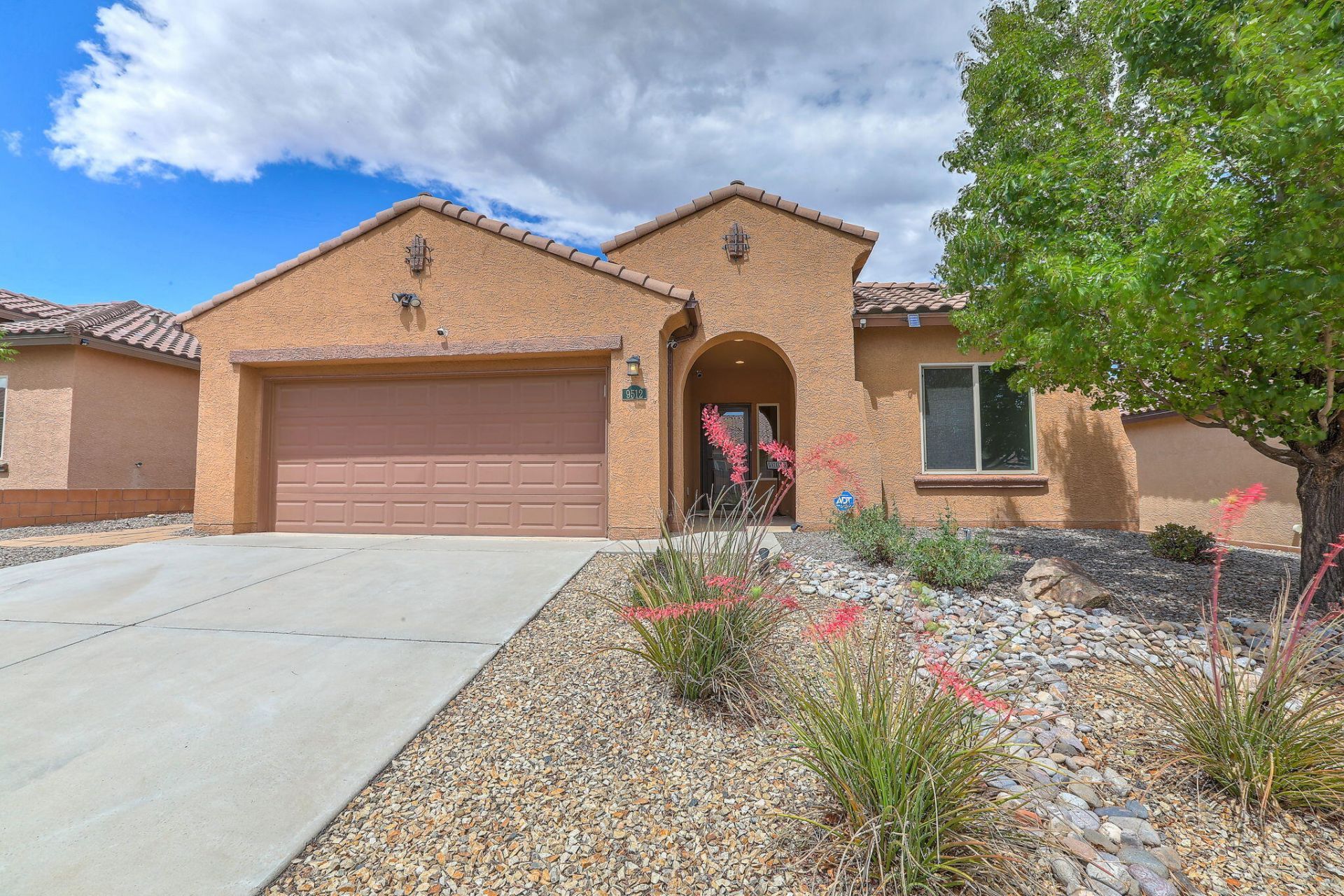 9512 Iron Rock Drive Nw, Albuquerque, NM 87114 Main Photo