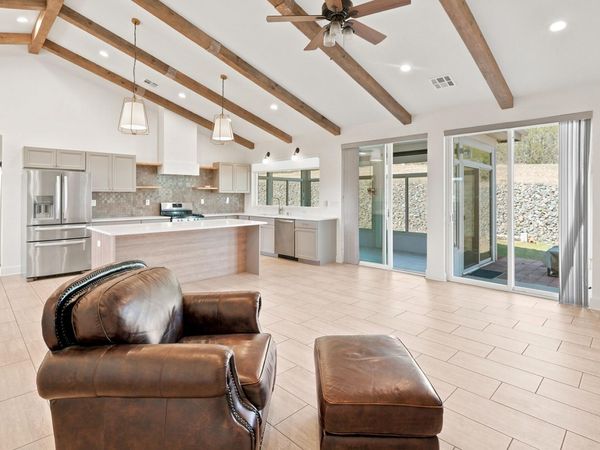 32 Kings Road, Sandia Park, NM 87047