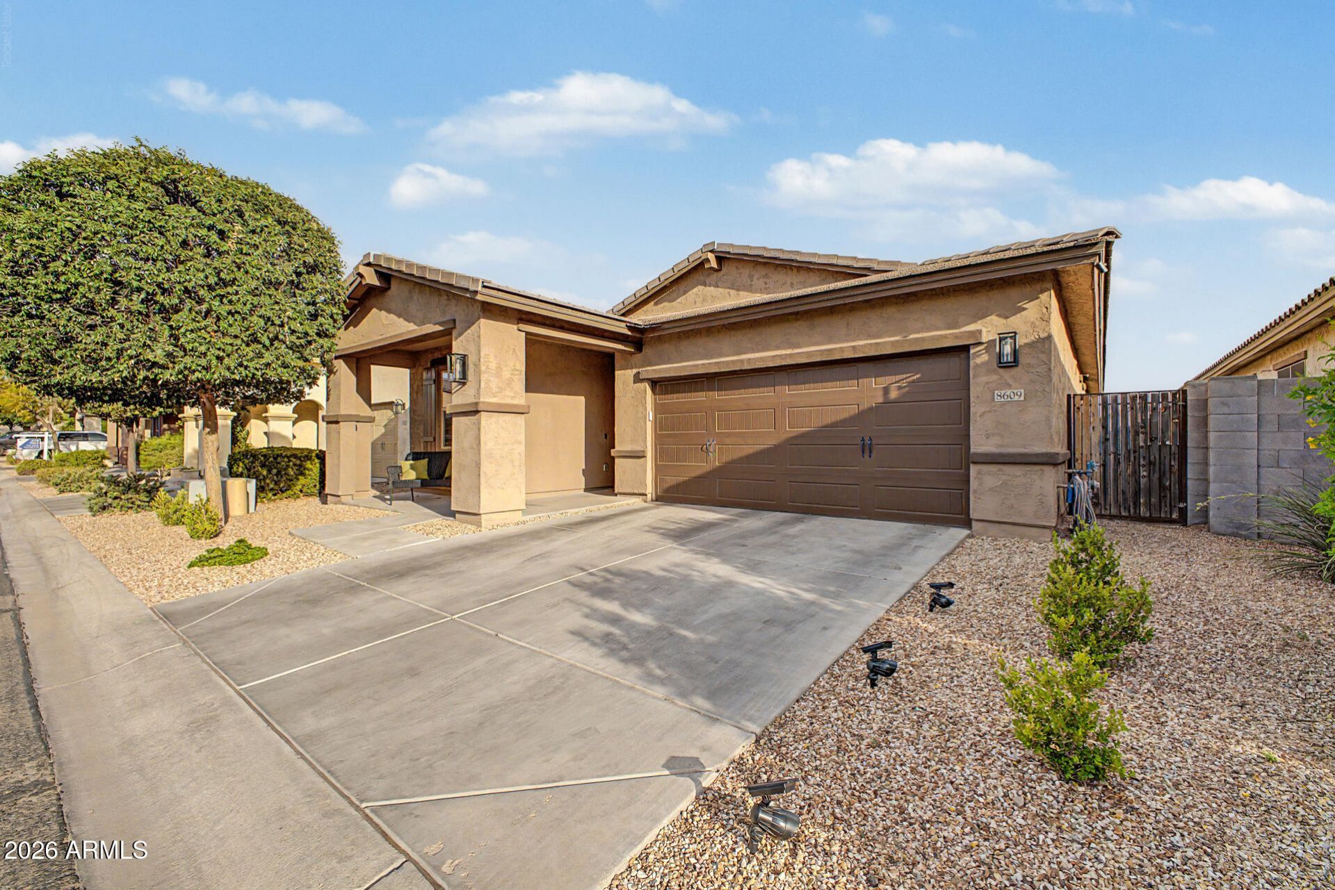 8609 E Lobo Avenue, Mesa, AZ 85209 Main Photo