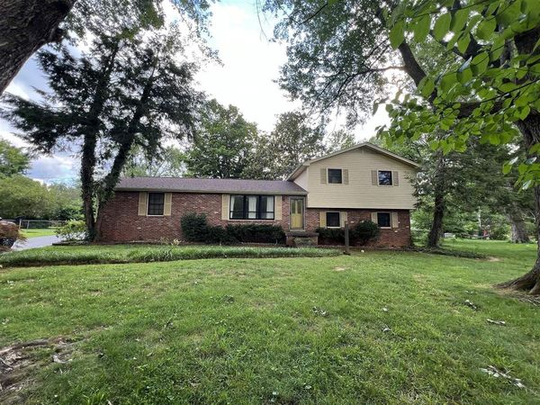 2707 Kiwanis Court , Bowling Green, KY 42104