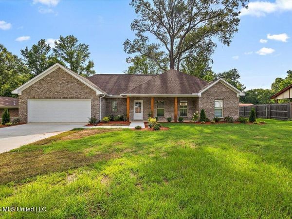545 Greenmont Drive, Jackson, MS 39212