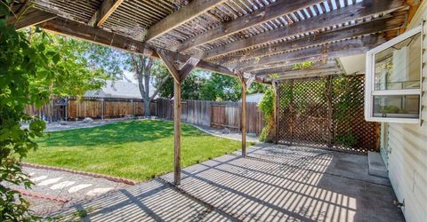 2212 Sycamore Glen Drive, Sparks, NV 89434 Photo