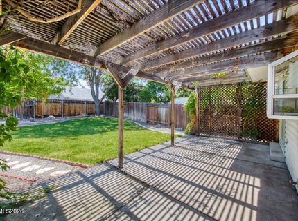2212 Sycamore Glen Drive, Sparks, NV 89434 Photo
