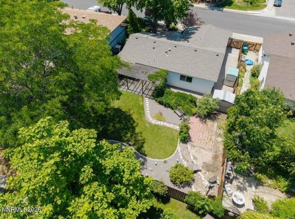 2212 Sycamore Glen Drive, Sparks, NV 89434 Photo