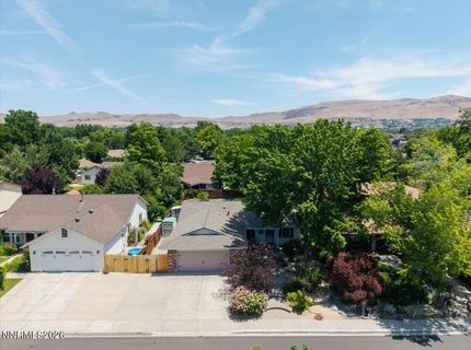 2212 Sycamore Glen Drive, Sparks, NV 89434 Photo