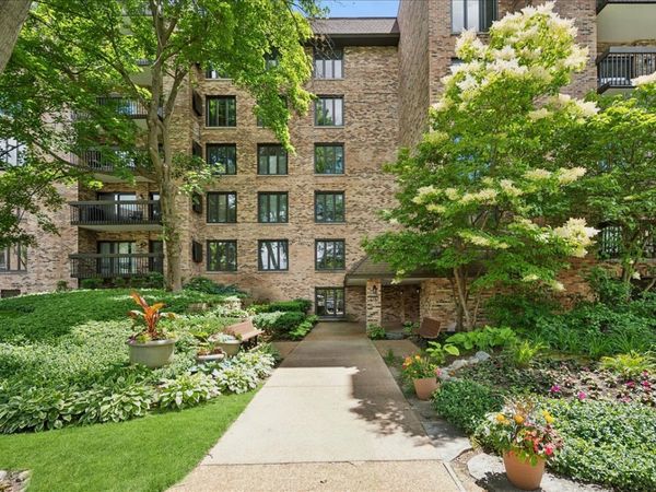 3741 Mission Hills Road , Unit 201, Northbrook, IL 60062