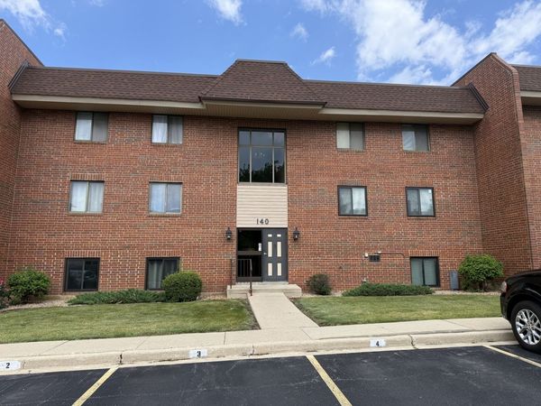 140 E Fountainview Lane, Unit 2B, Lombard, IL 60148