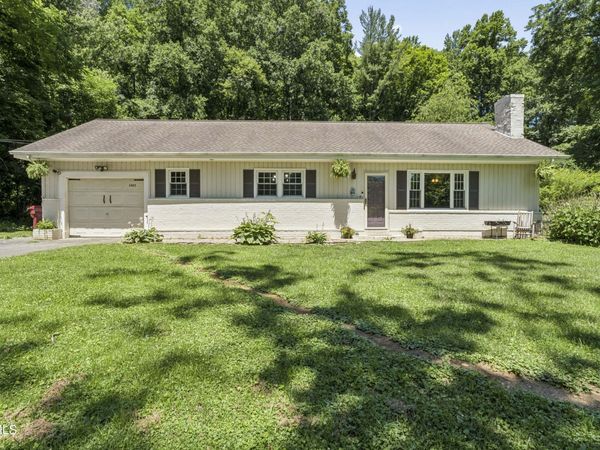 2422 Sinking Creek Road, Johnson City, TN 37604