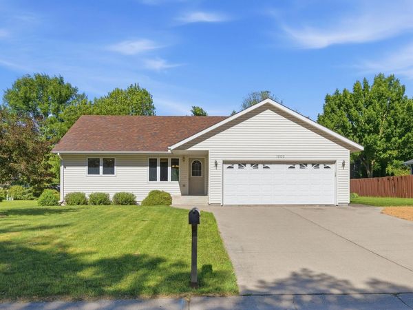 1603 Newton Avenue N, Glencoe, MN 55336