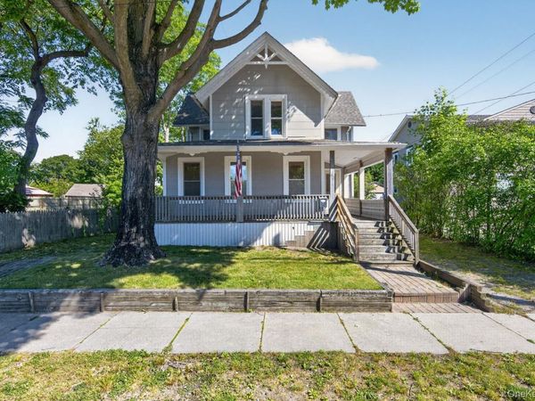 49 Cedar Street , Babylon, NY 11702