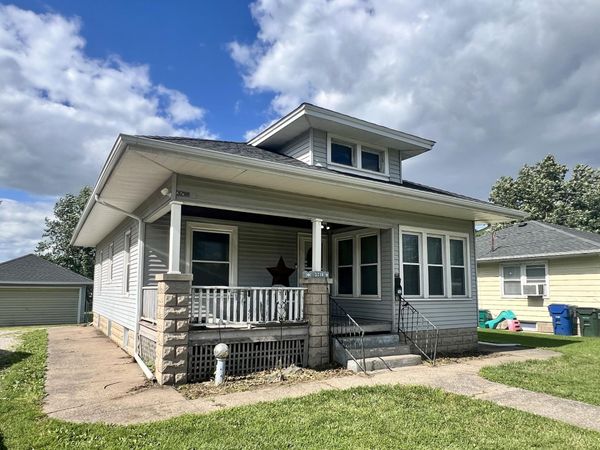 3218 W LOCUST, Davenport, IA 52804