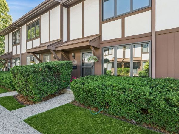 1803 Henley Street , Unit A, Glenview, IL 60025