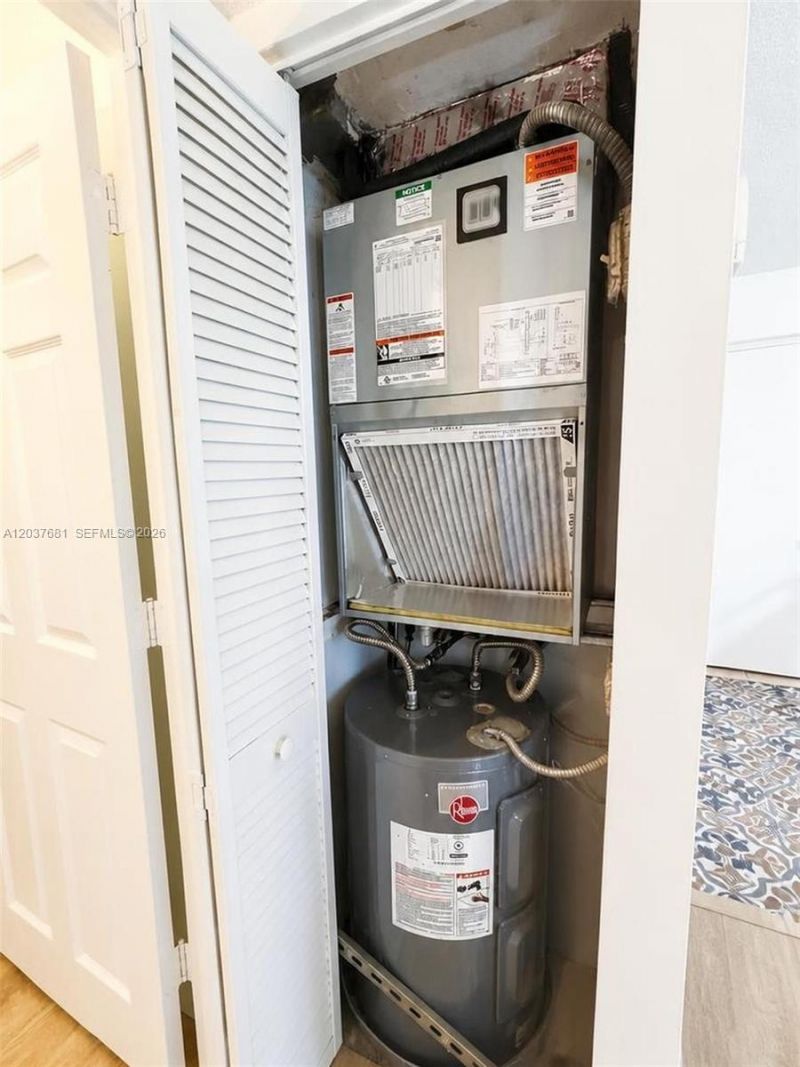 8405 NW 8th St , Unit 204, Miami, FL 33126 Photo