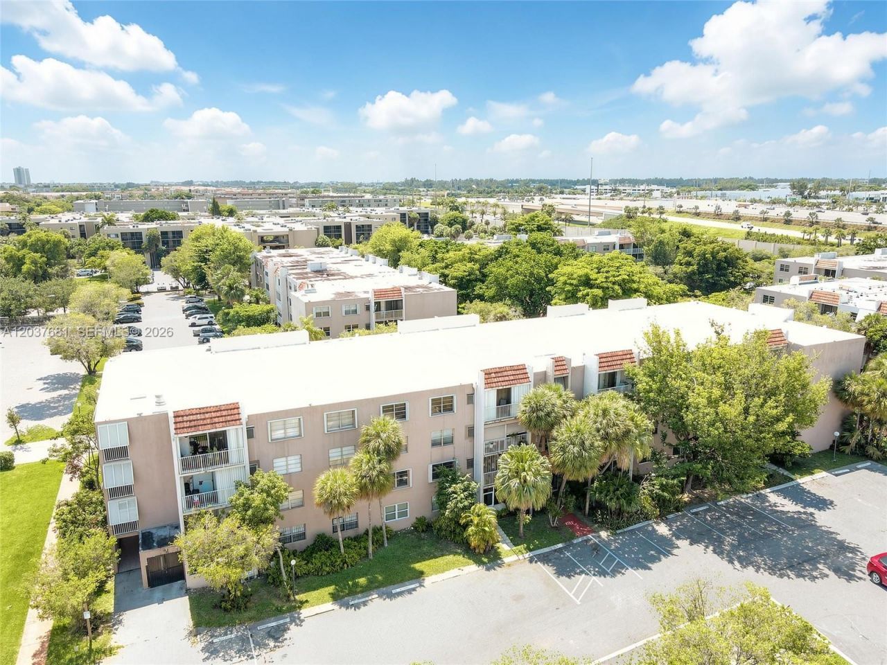 8405 NW 8th St , Unit 204, Miami, FL 33126 Photo