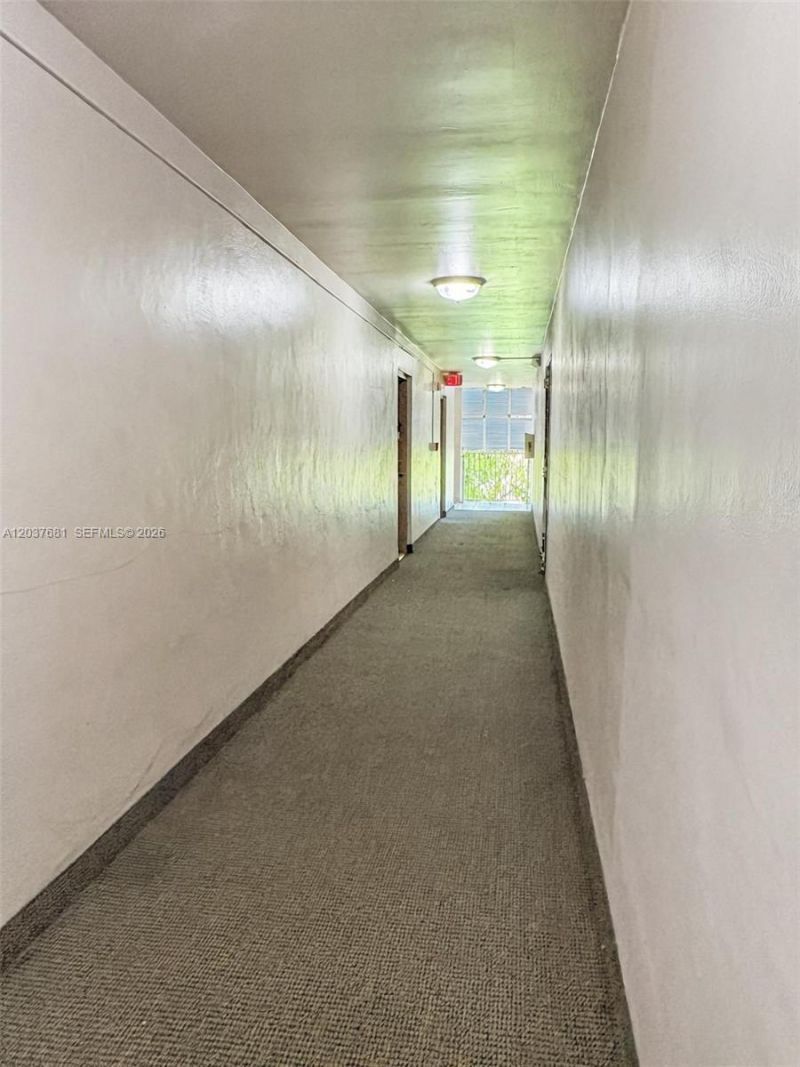 8405 NW 8th St , Unit 204, Miami, FL 33126 Photo