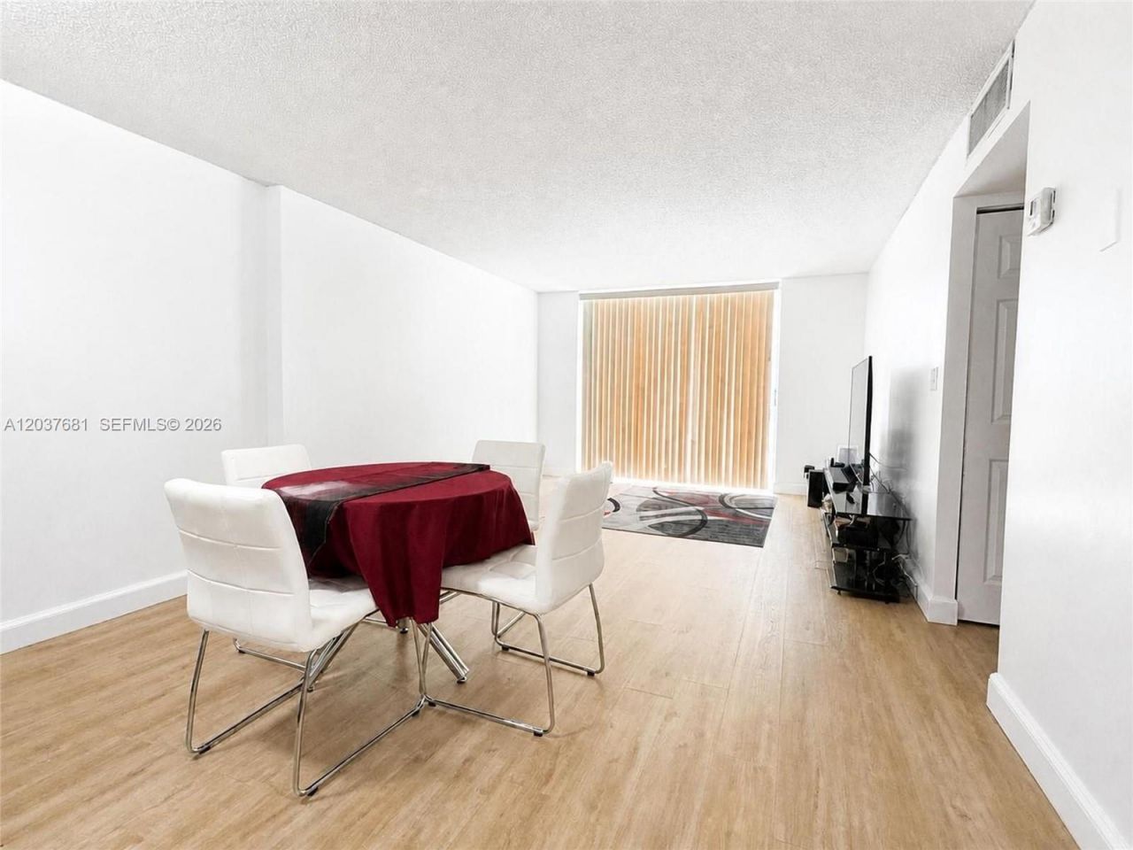 8405 NW 8th St , Unit 204, Miami, FL 33126 Photo