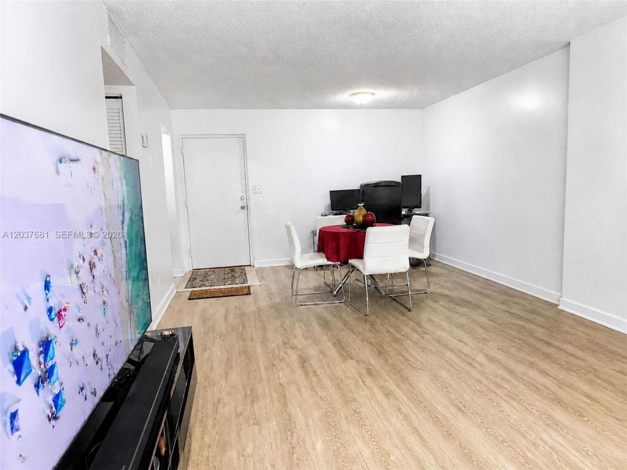 8405 NW 8th St , Unit 204, Miami, FL 33126 Photo