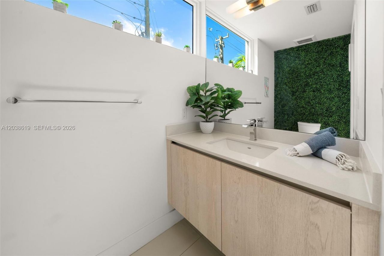39 N Shore Dr, Miami Beach, FL 33141 Photo