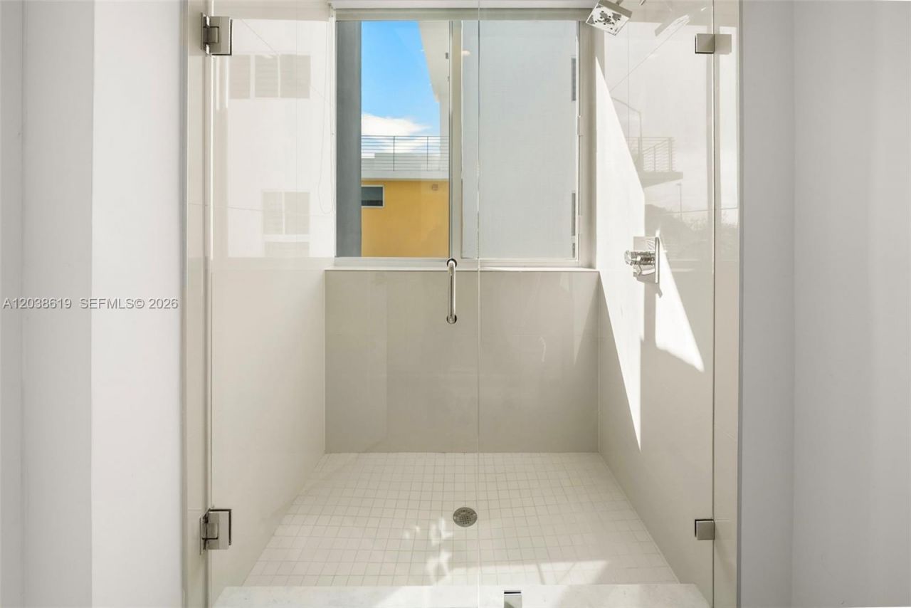 39 N Shore Dr, Miami Beach, FL 33141 Photo