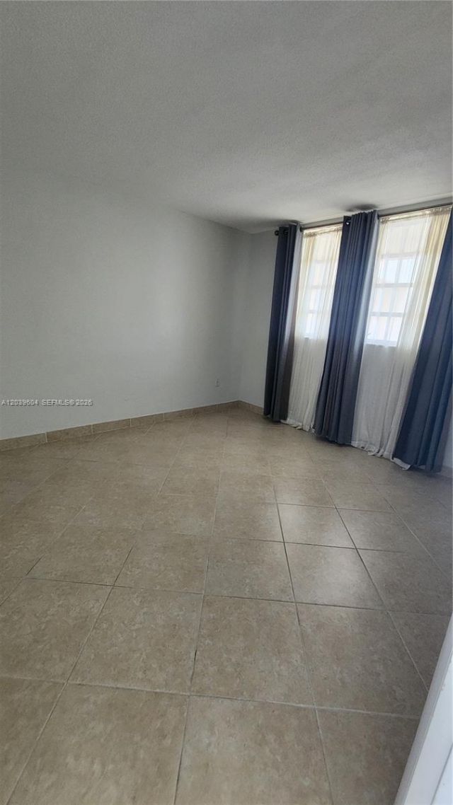 2920 Point East Dr, Unit N607, Aventura, FL 33160 Photo