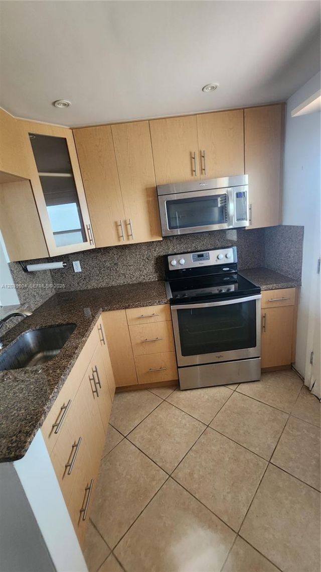 2920 Point East Dr, Unit N607, Aventura, FL 33160 Photo