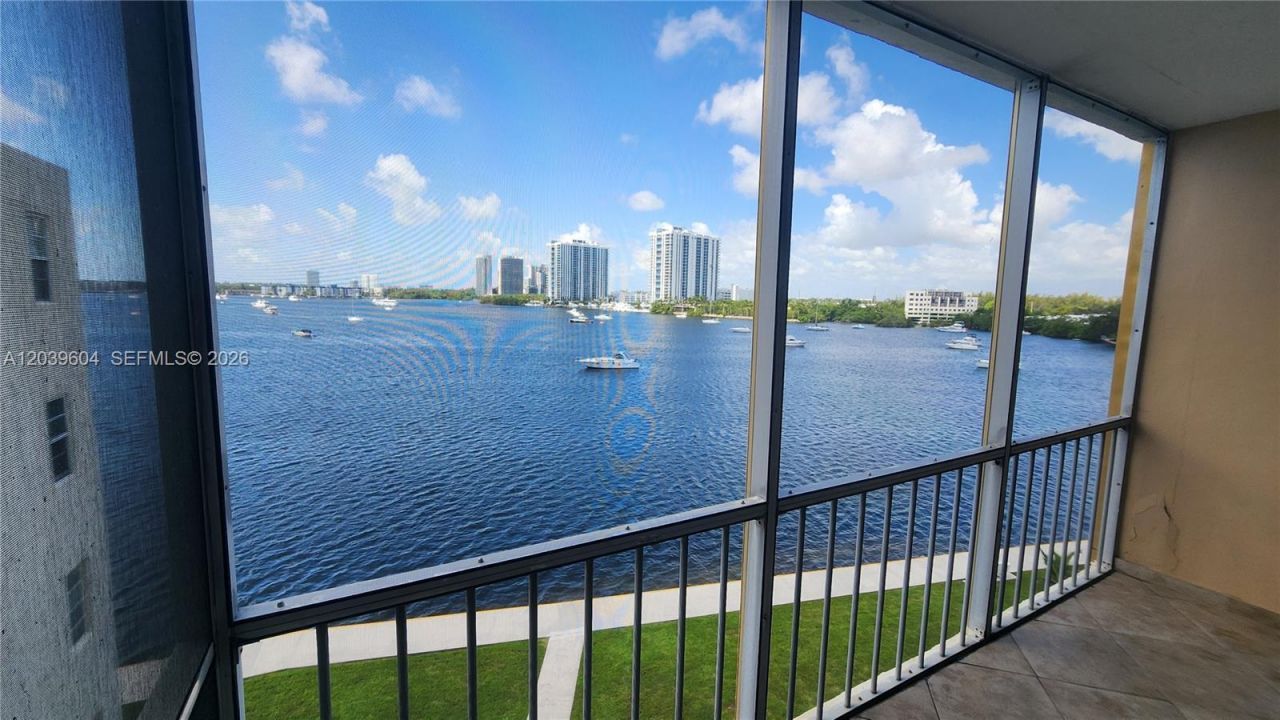 2920 Point East Dr, Unit N607, Aventura, FL 33160 Photo