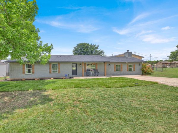 301 N 8th ST, Jarrell, TX 76537