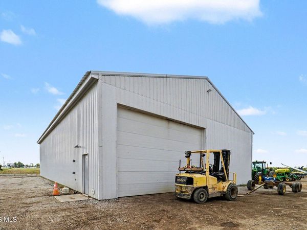 4685 W State Route 20 , Gibsonburg, OH 43431