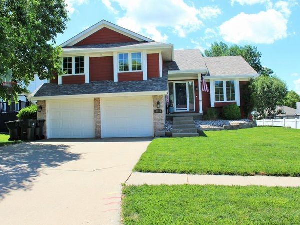 4523 HAWTHORNE DR, Sioux City, IA 51106