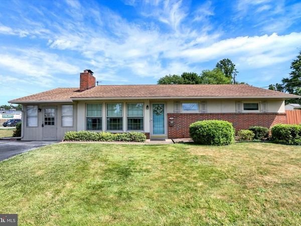 5200 WINDSOR BOULEVARD, MECHANICSBURG, PA 17055