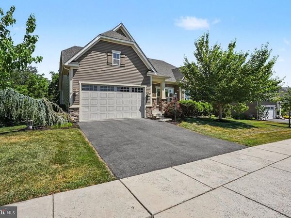 3916 SEABISCUIT WAY, HARRISBURG, PA 17112