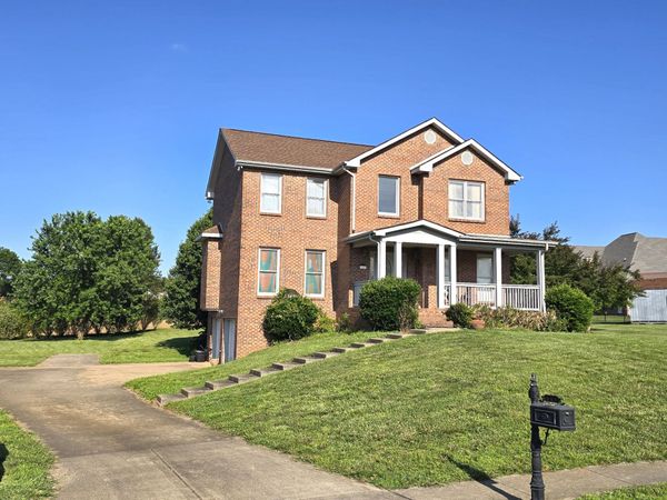 846 Woodstock Ct, Clarksville, TN 37040