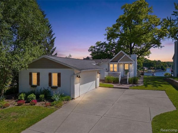 10470 King Road , Springfield Twp, MI 48350