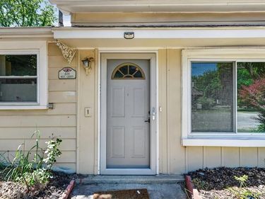 401 W Liberty Street , South Lyon, MI 48178