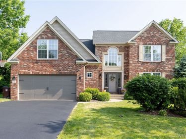 6 Lynchburg Court, Orchard Park, NY 14127