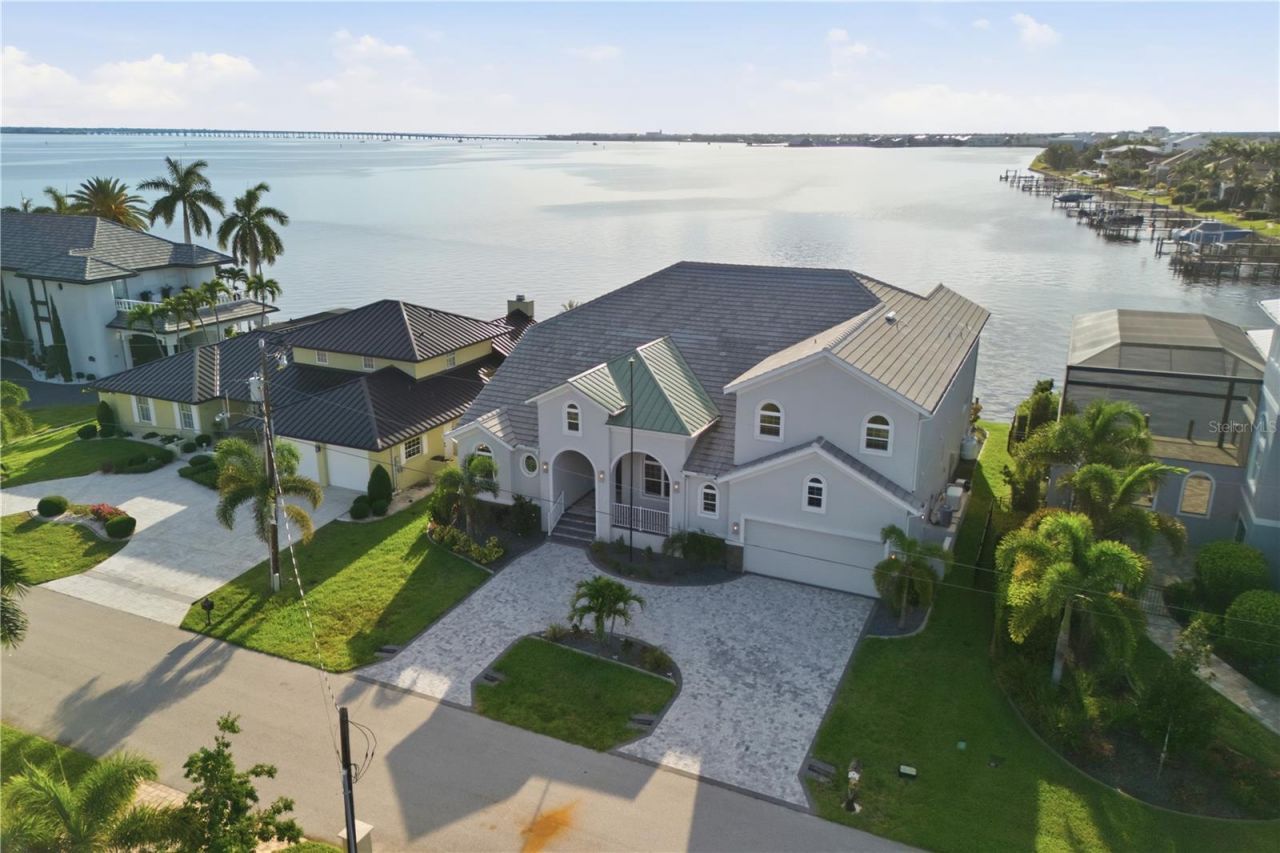 2139 Palm Tree Drive, Punta Gorda, FL 33950 Photo