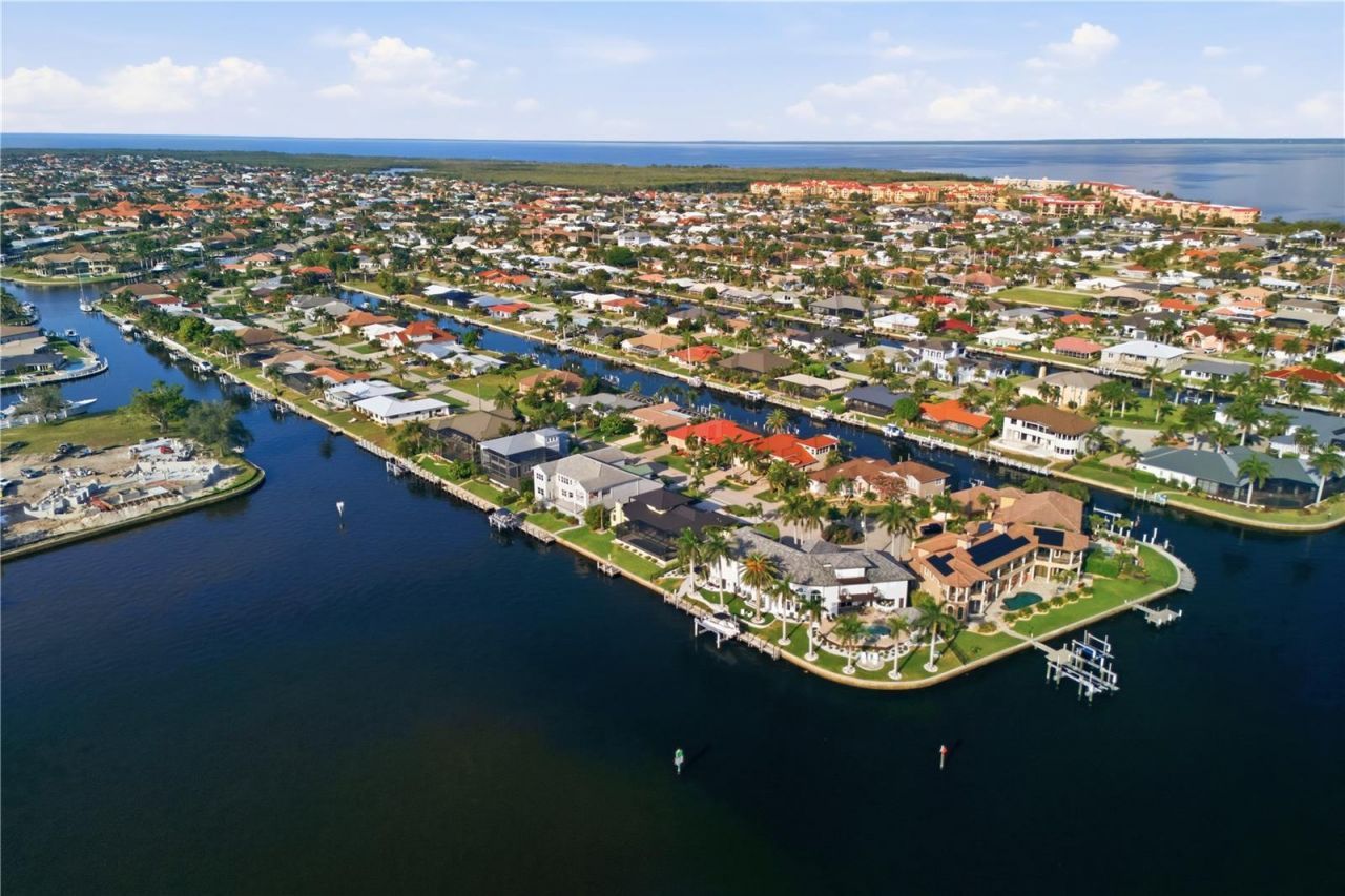 2139 Palm Tree Drive, Punta Gorda, FL 33950 Photo