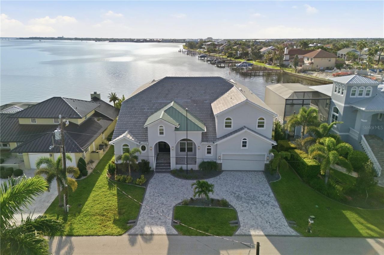 2139 Palm Tree Drive, Punta Gorda, FL 33950 Photo