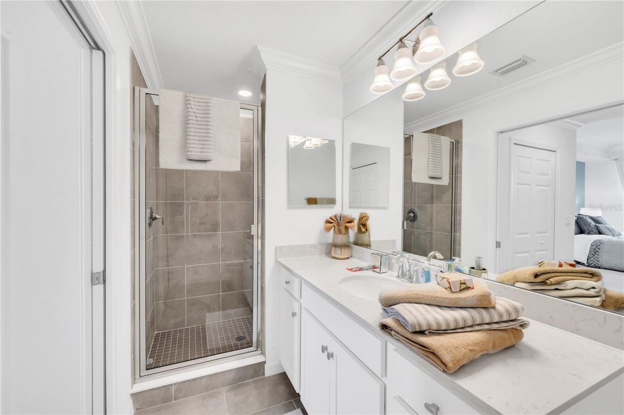 18114 Gawthrop Drive , Unit 201, Lakewood Ranch, FL 34211 Photo